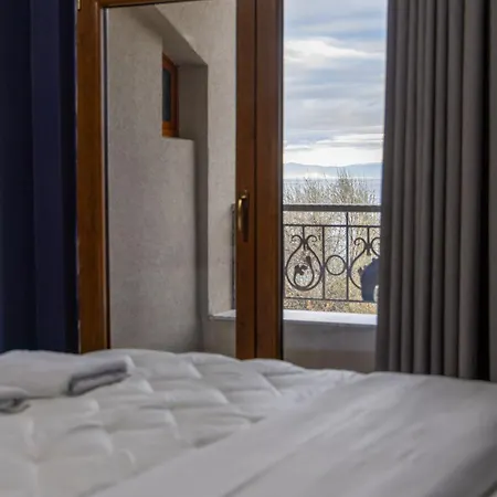 Artist House Pensión *