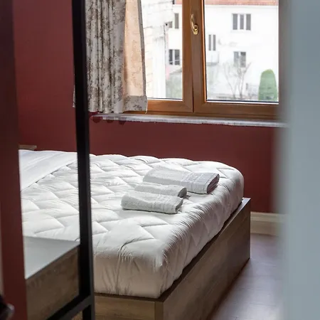 بيت ضيافة Artist House بورغراديك