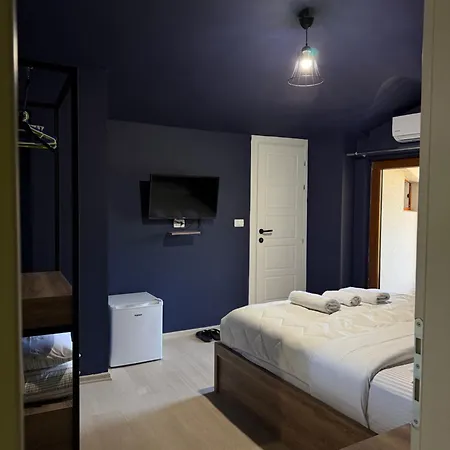 Artist House *